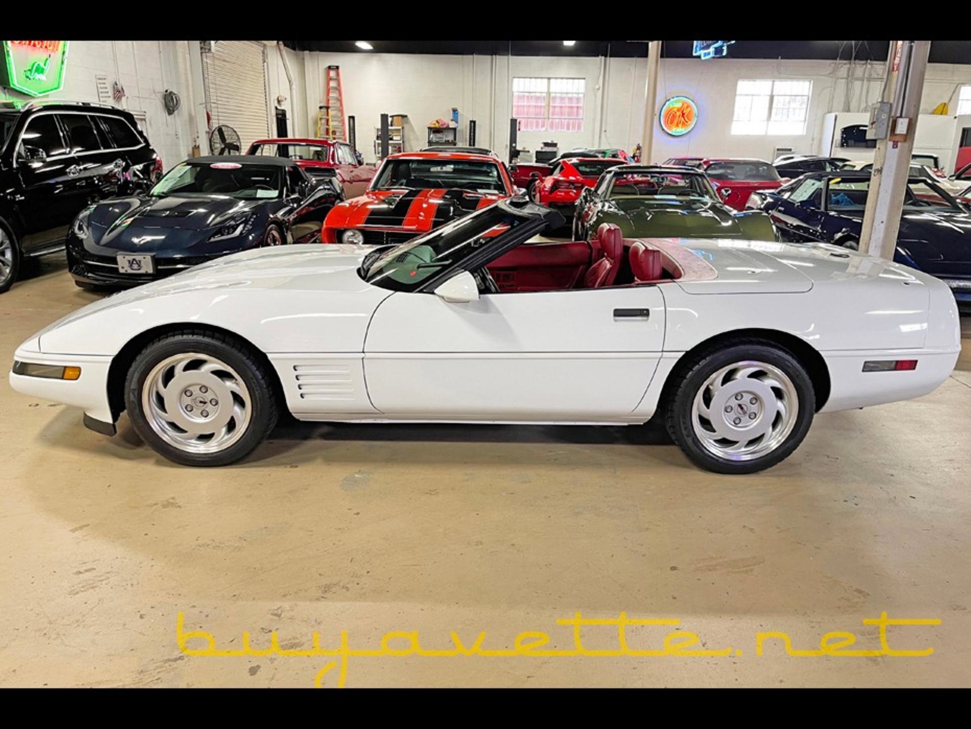 Used 1991 Chevrolet Corvette Convertible image 8