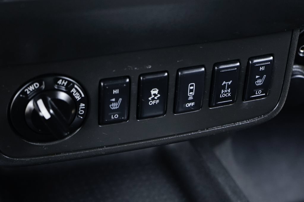 Used 2018 Nissan Frontier PRO-4X w/ Pro-4x Luxury Package AWD/4WD image 30
