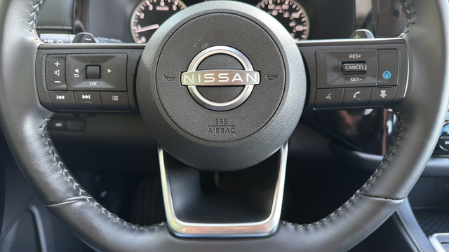 Used 2025 Nissan Pathfinder SV AWD/4WD image 25
