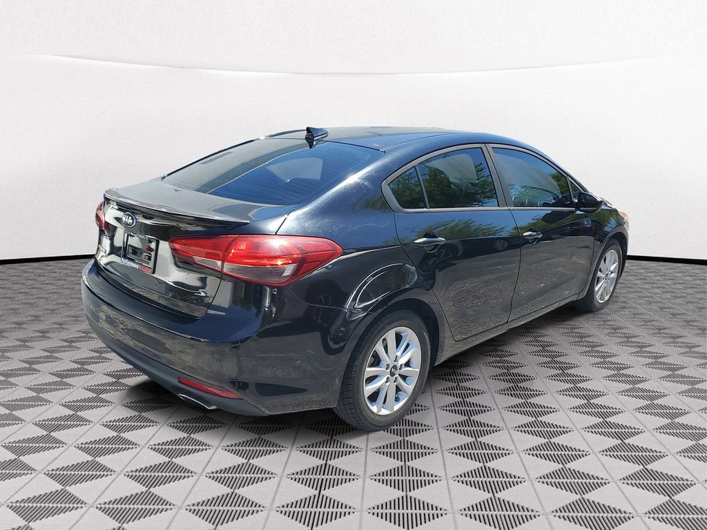 Used 2017 Kia Forte S image 6