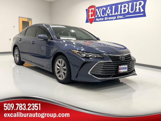 Used 2022 Toyota Avalon XLE w/ Moonroof Package