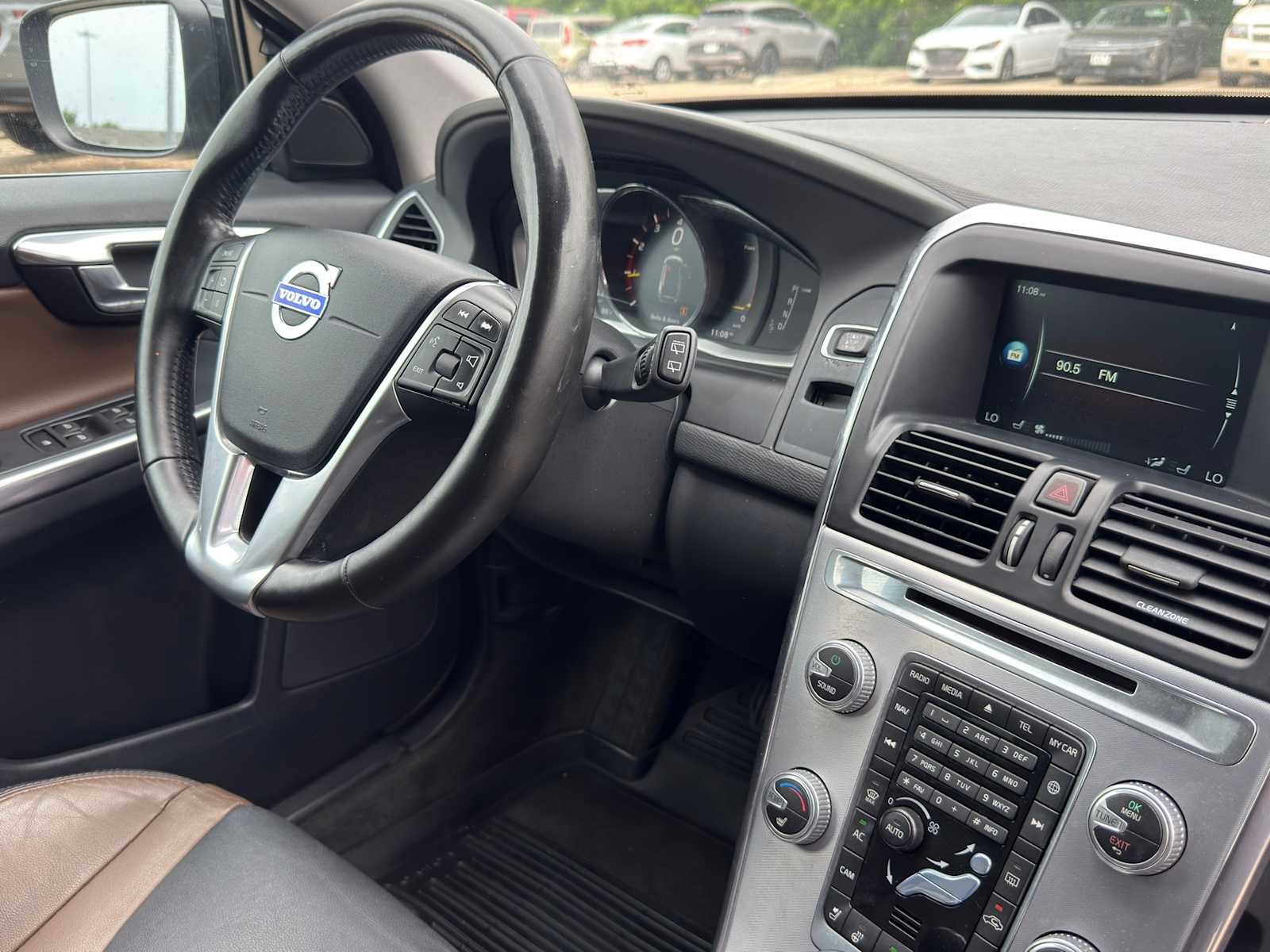 Used 2017 Volvo XC60 T5 Dynamic w/ Preferred Option Package AWD/4WD image 29