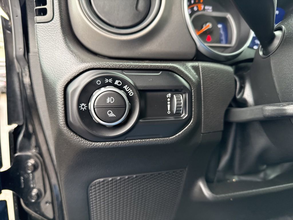 Certified 2023 Jeep Gladiator Willys image 17