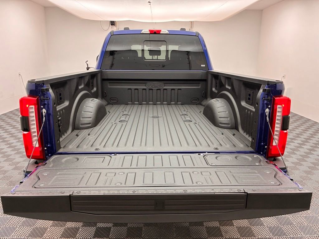New 2026 Ford F250 Lariat w/ Black Appearance Package image 9