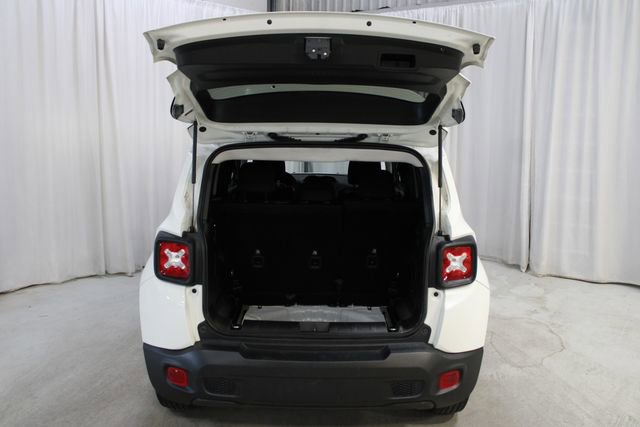 Used 2021 Jeep Renegade Latitude AWD/4WD image 30