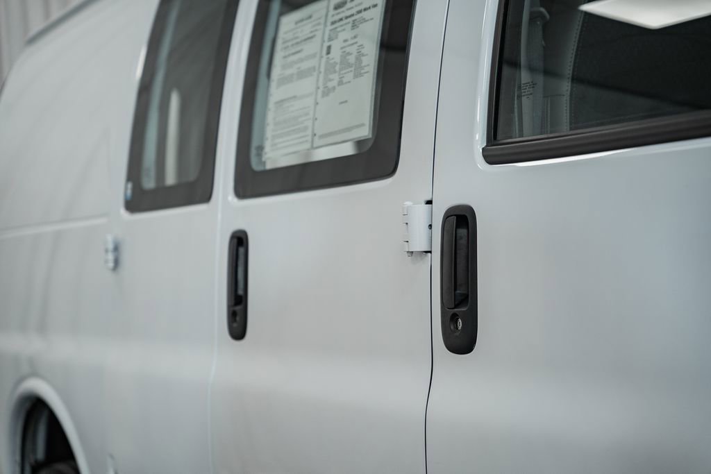 Used 2024 GMC Savana 2500 w/ Driver Convenience Package image 17