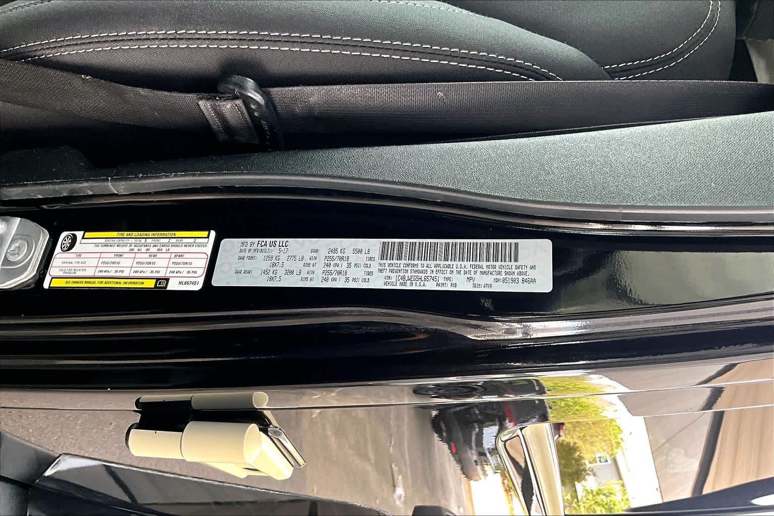 Used 2017 Jeep Wrangler Unlimited Sahara AWD/4WD image 33