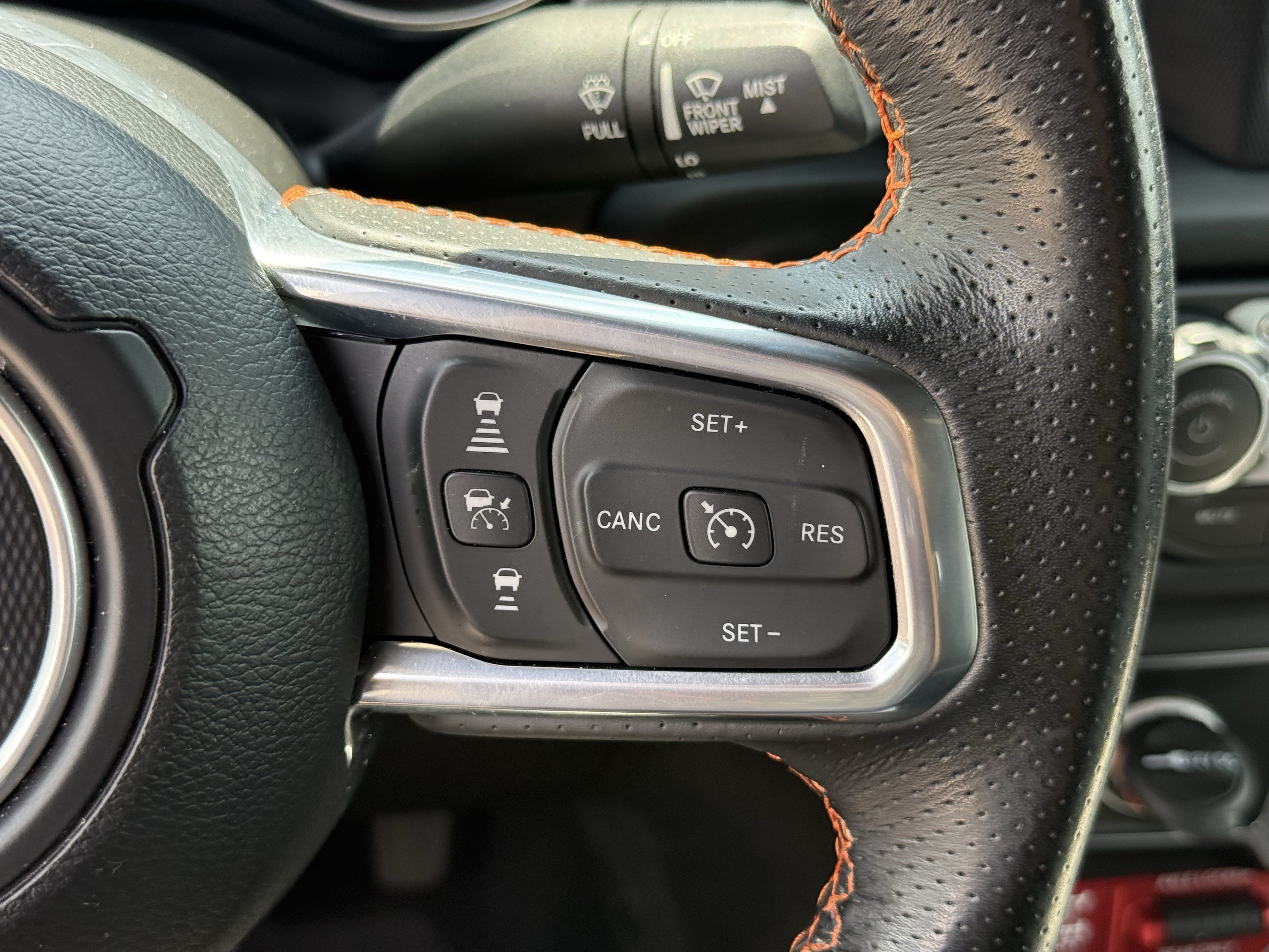 Used 2023 Jeep Gladiator Mojave w/ LED Lighting Group AWD/4WD image 18