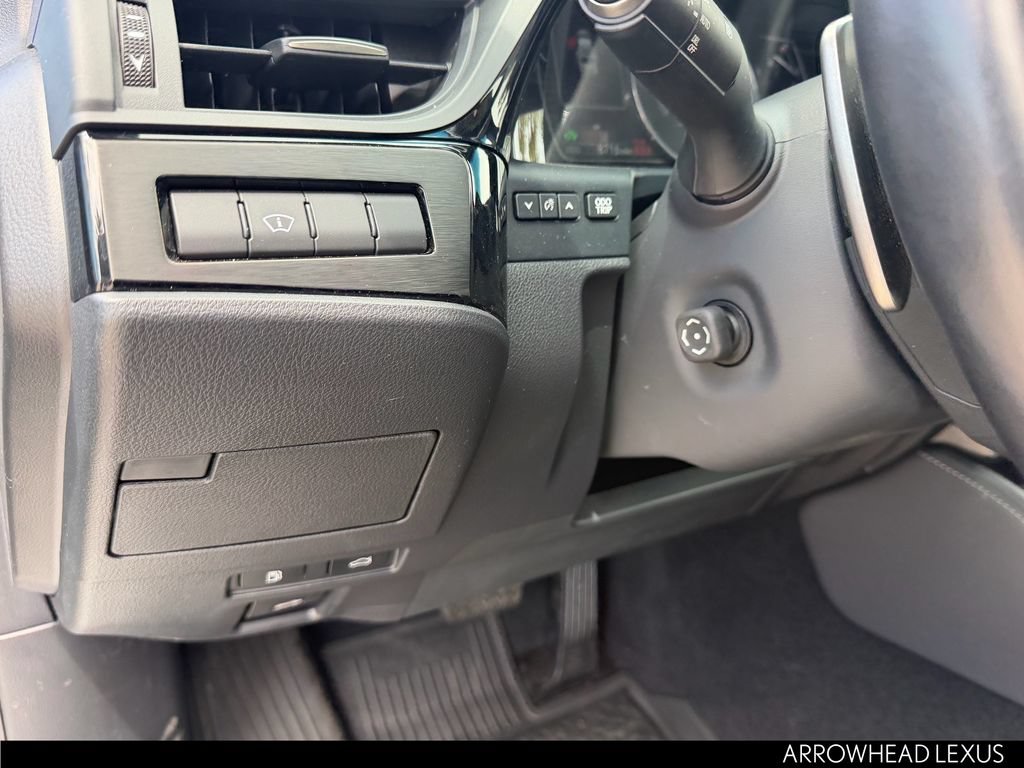 Used 2025 Lexus ES 300h w/ Premium Package FWD image 25