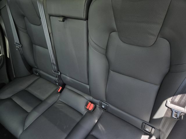 Used 2024 Volvo XC60 B5 Plus AWD/4WD image 14