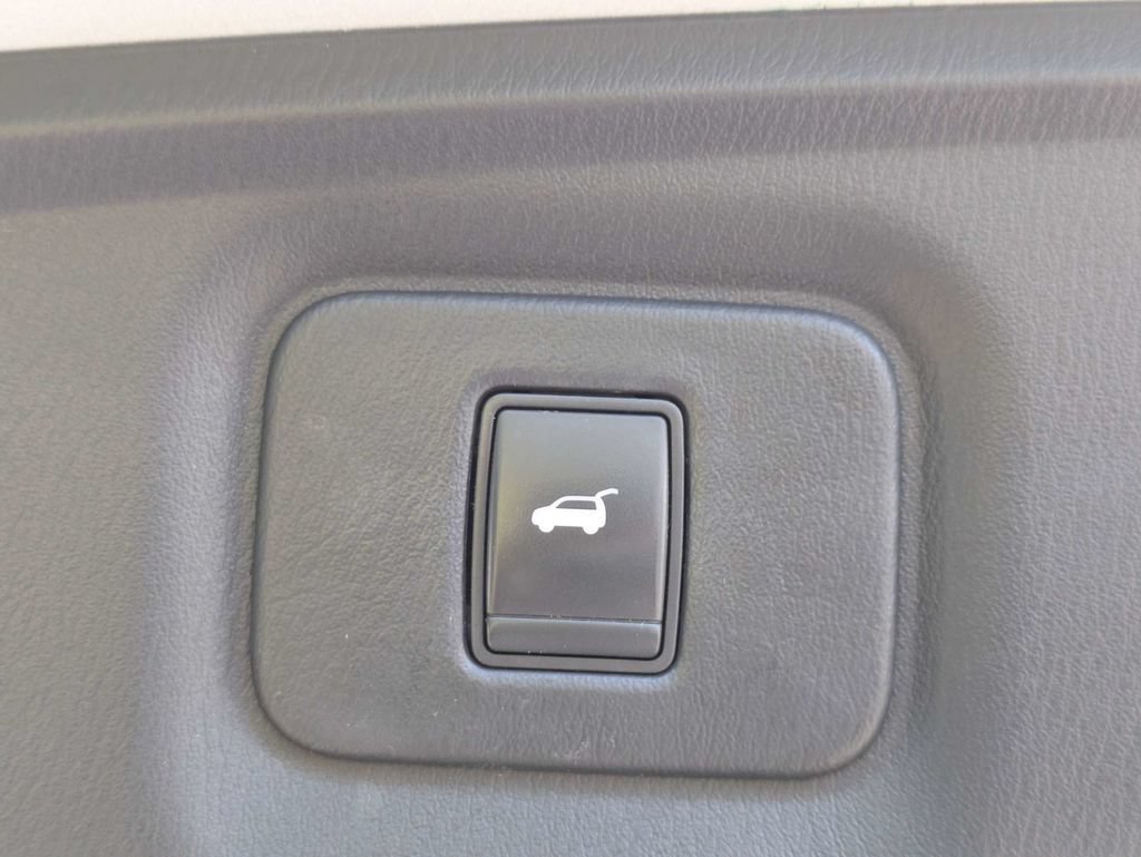 Used 2020 INFINITI QX60 Luxe w/ Essential Package FWD image 14