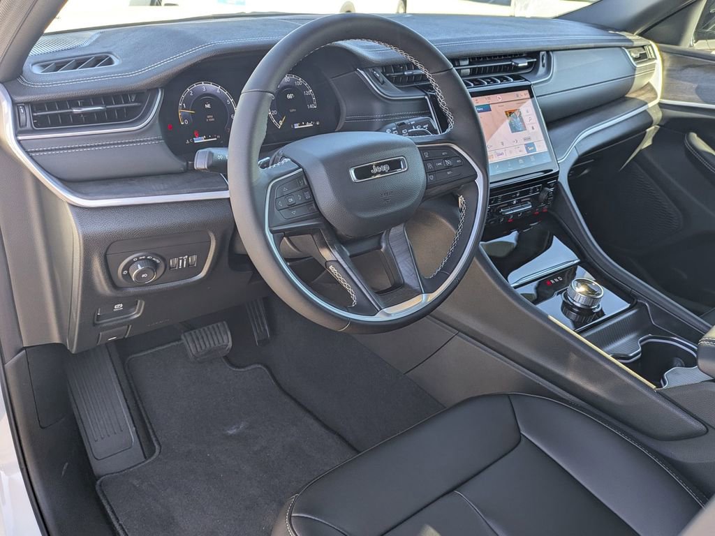 New 2025 Jeep Grand Cherokee L Limited image 19
