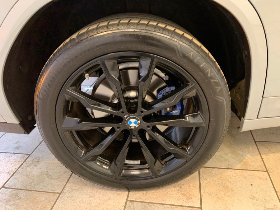Used 2024 BMW X4 xDrive30i w/ M Sport Package AWD/4WD image 12