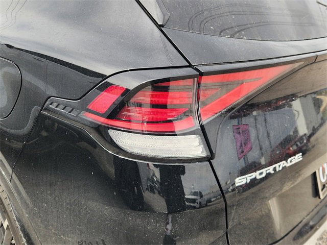 Used 2023 Kia Sportage SX image 8