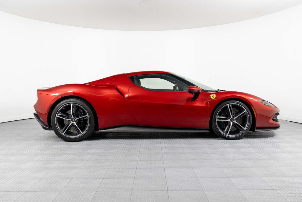 Used 2023 Ferrari 296 GTB RWD image 3