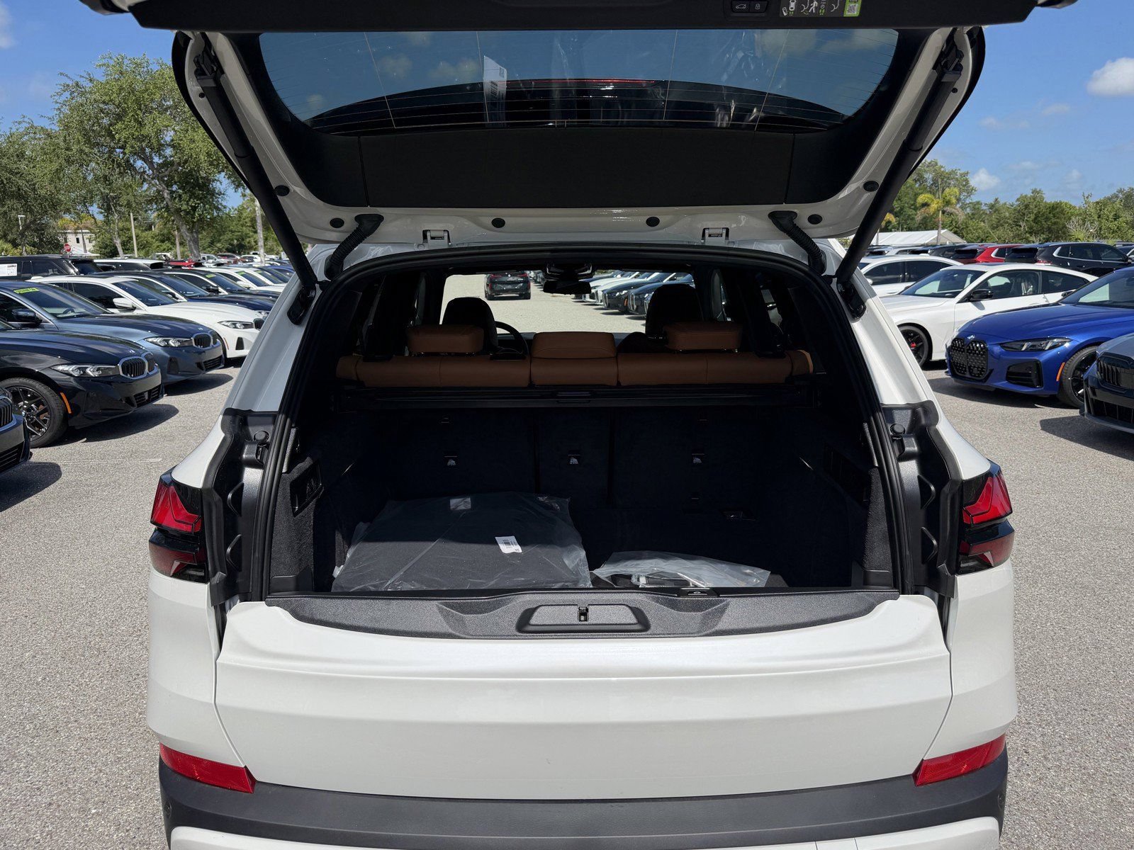 New 2026 BMW X3 xDrive30i w/ Premium Package AWD/4WD image 11