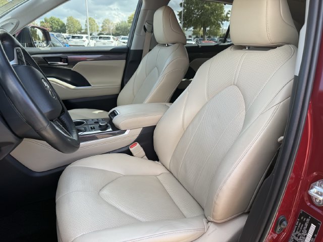 Used 2023 Toyota Highlander Limited AWD/4WD image 25