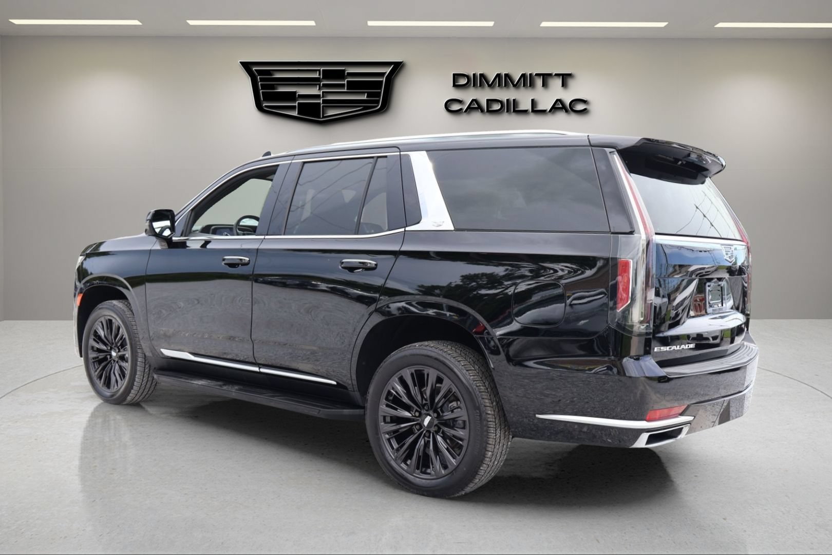 Certified 2022 Cadillac Escalade Luxury RWD image 7