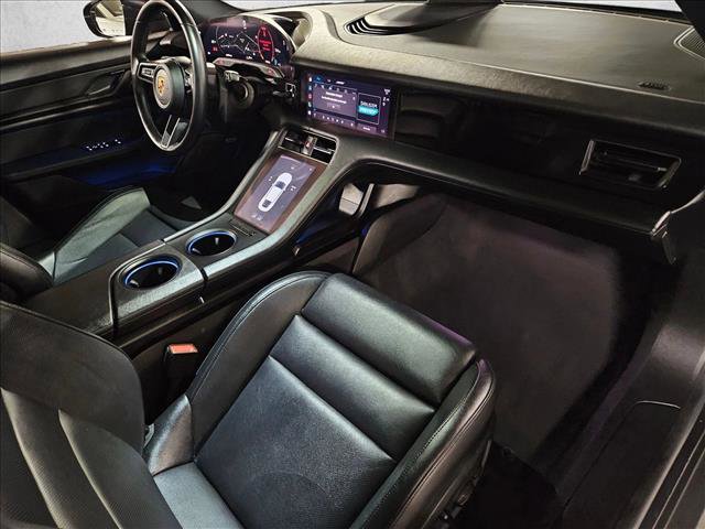 Used 2022 Porsche Taycan image 16