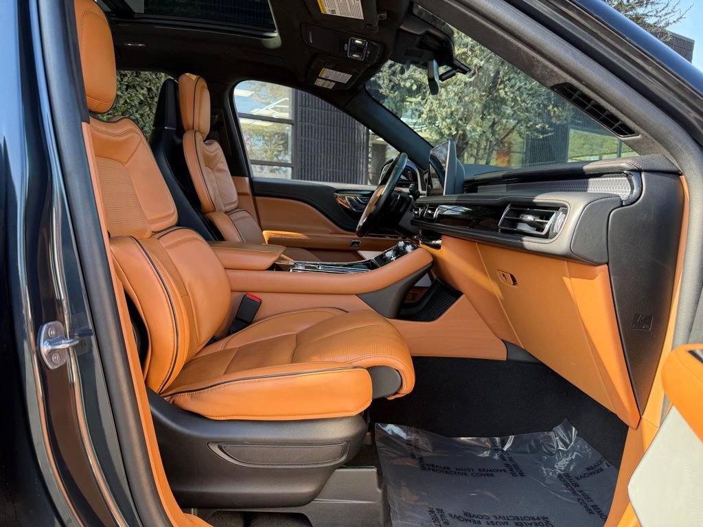 Used 2023 Lincoln Aviator Black Label image 33