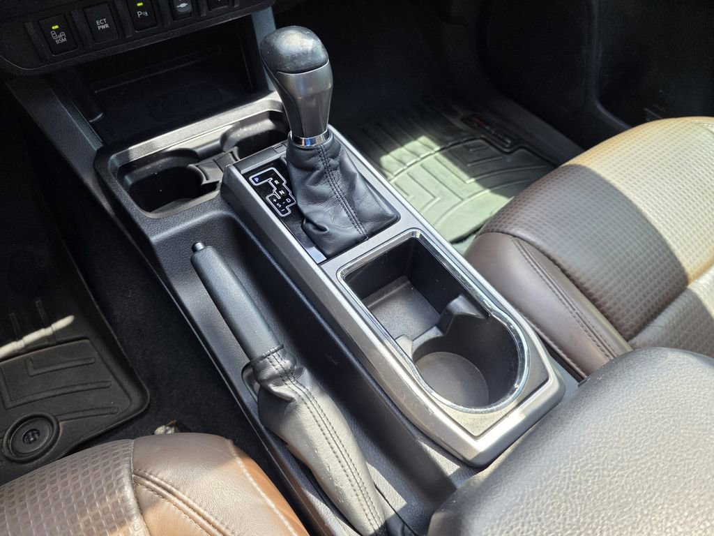 Used 2016 Toyota Tacoma Limited w/ Towing Package AWD/4WD image 20