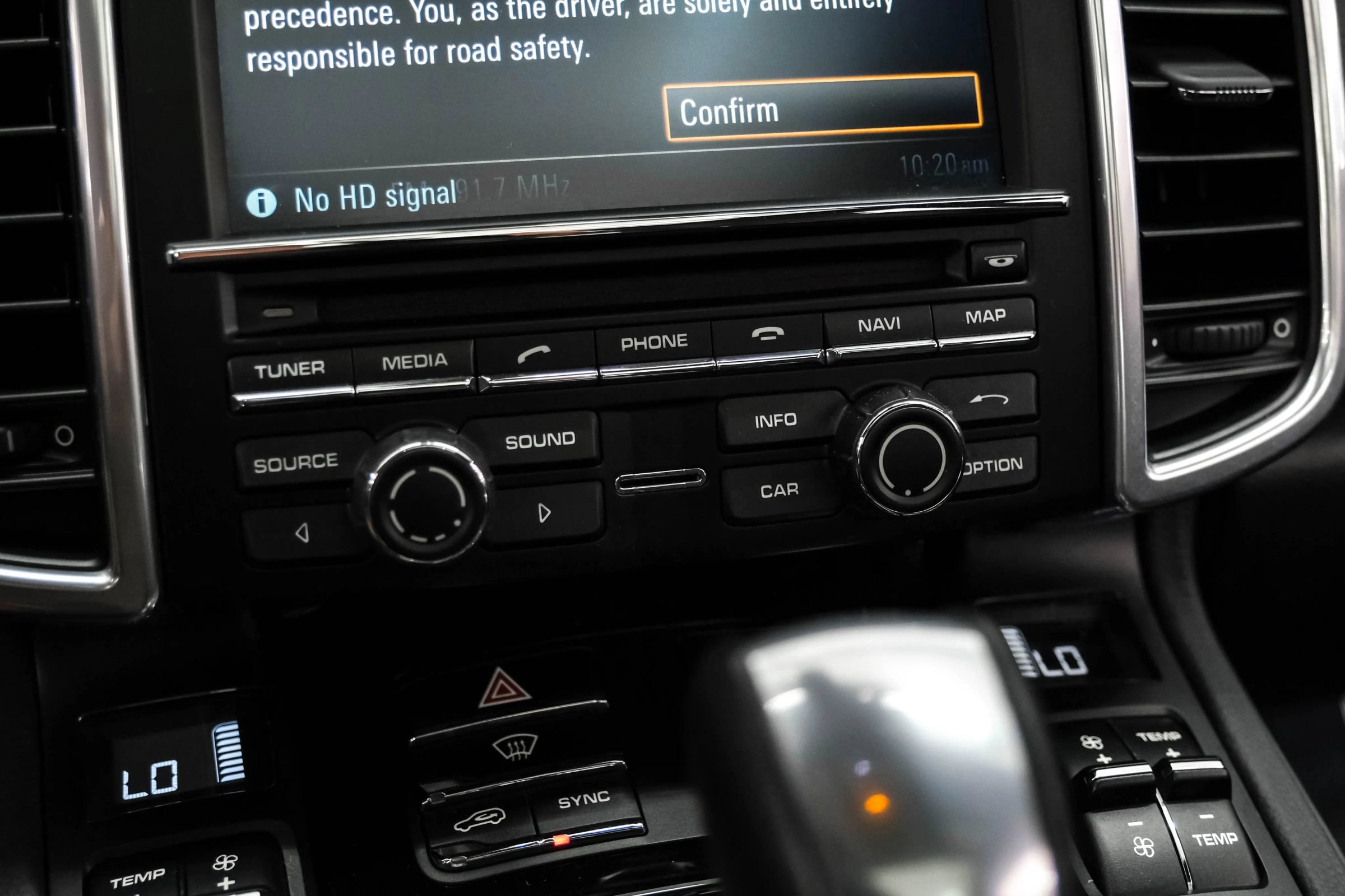 Used 2014 Porsche Cayenne Platinum Edition AWD/4WD image 28