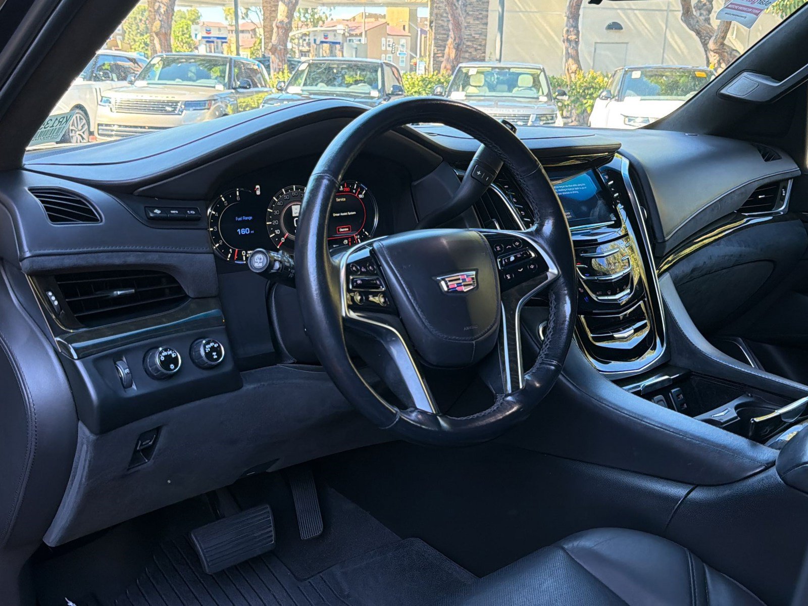 Used 2019 Cadillac Escalade ESV Platinum AWD/4WD image 4