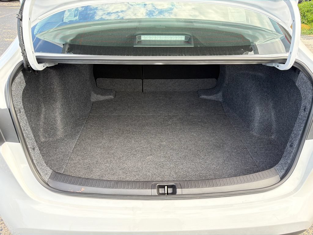 Used 2026 Toyota Corolla LE FWD image 22