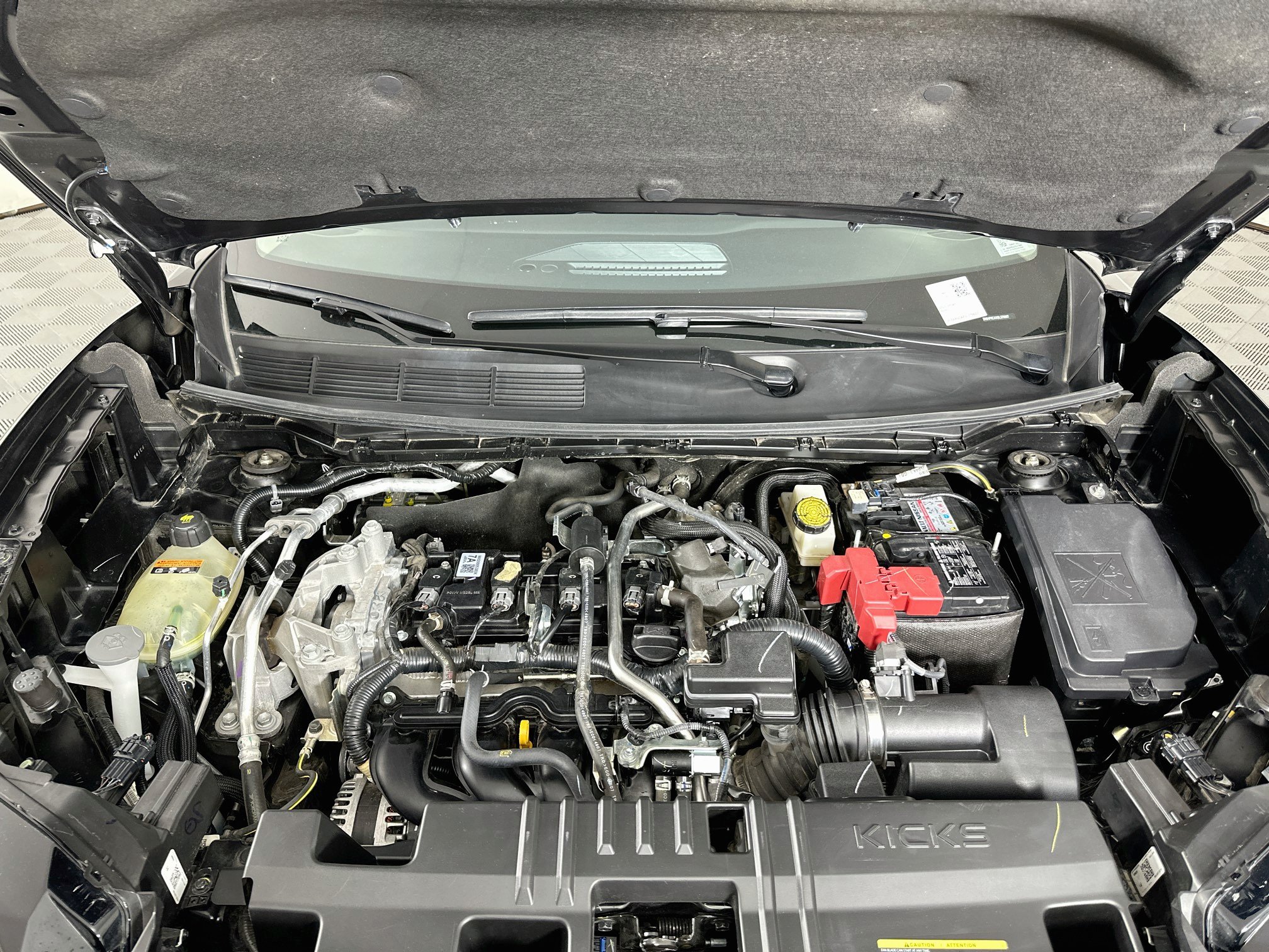 Used 2025 Nissan Kicks SV FWD image 31