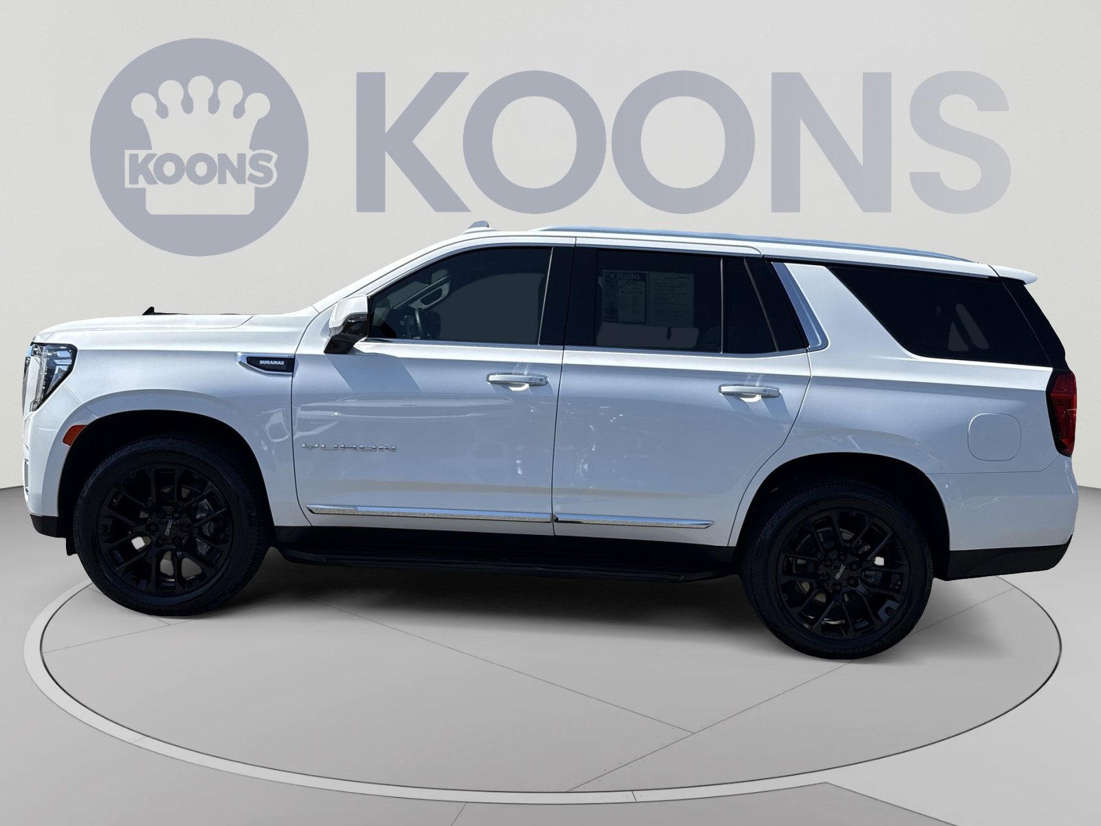 Used 2023 GMC Yukon SLT w/ SLT Premium Package RWD image 2