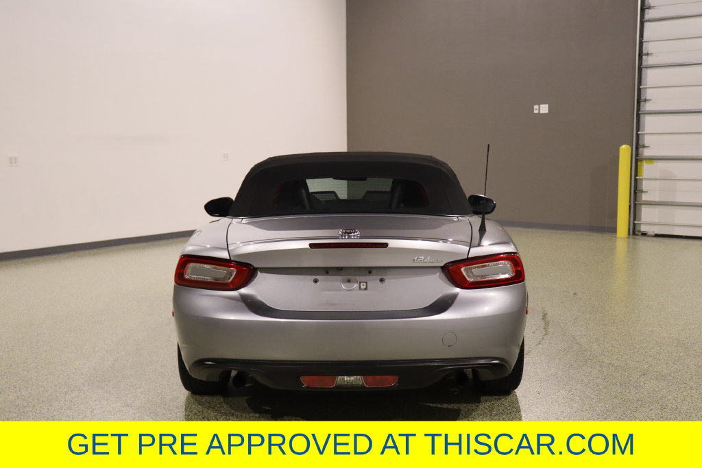 Used 2017 FIAT 124 Spider Classica RWD image 9