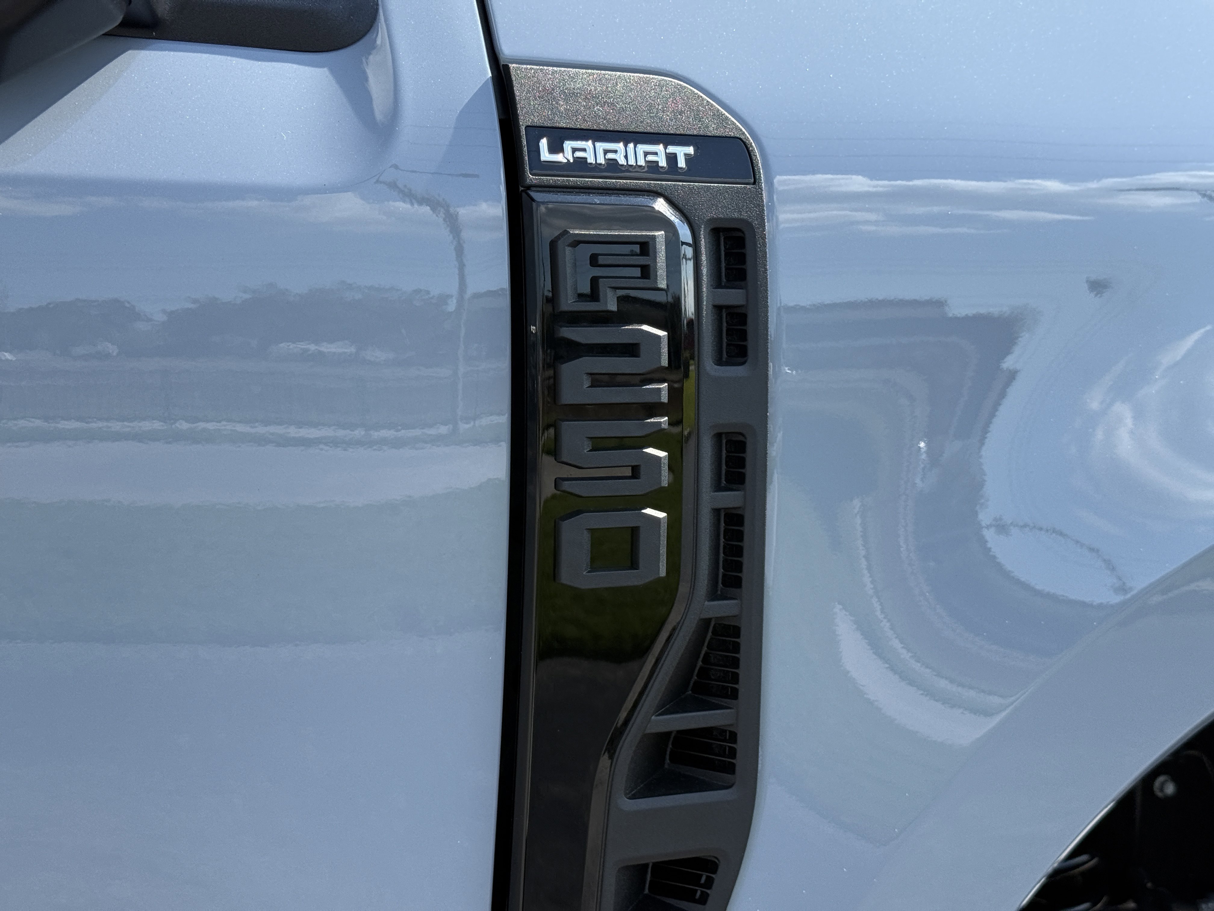 New 2026 Ford F250 Lariat w/ Black Appearance Package image 9