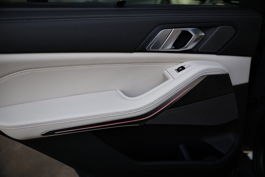 New 2026 BMW X5 xDrive40i w/ M Sport Package image 24