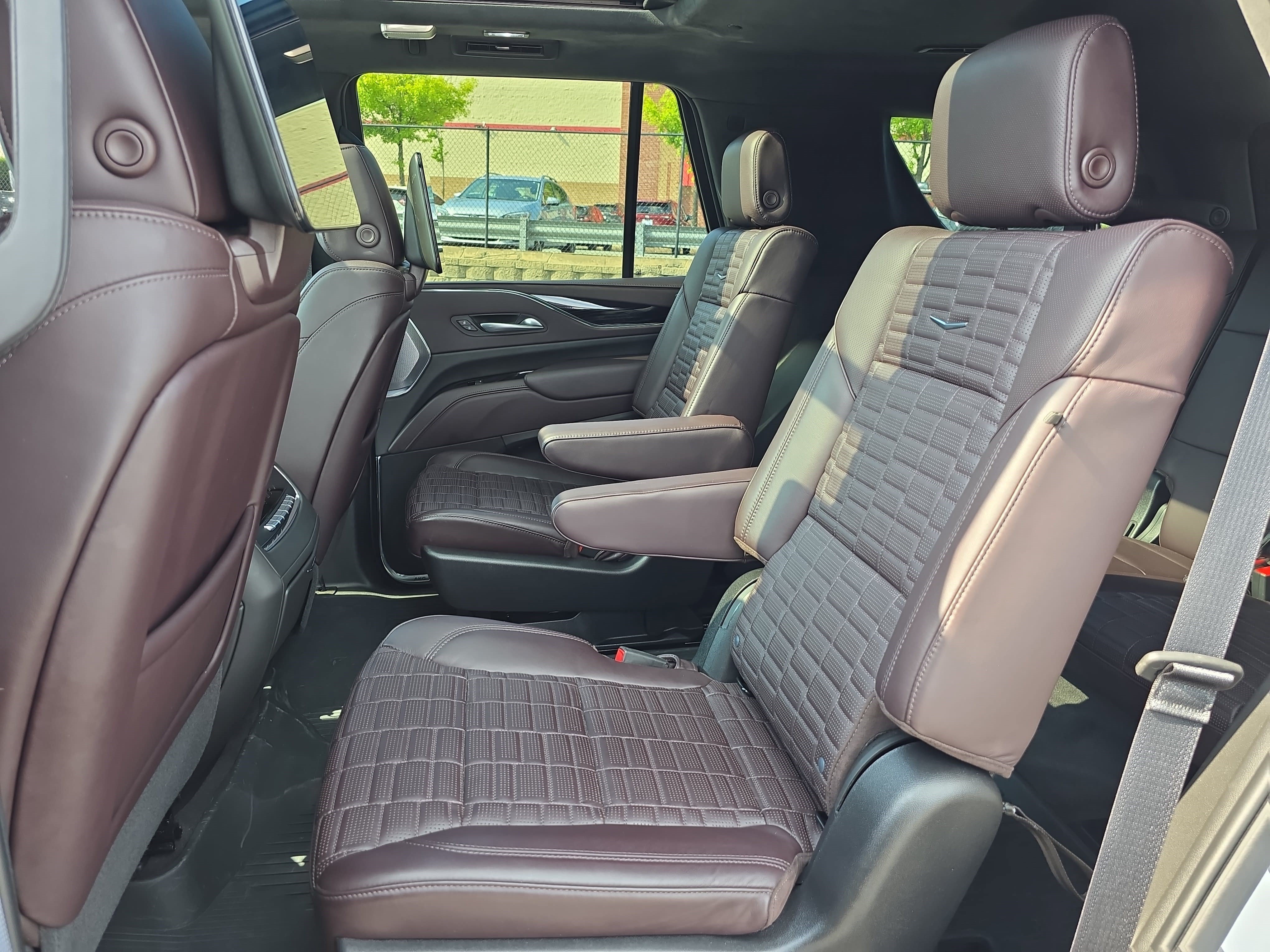 Used 2023 Cadillac Escalade V w/ Heavy-Duty Trailer Package AWD/4WD image 15
