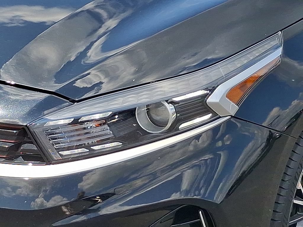 Certified 2023 Kia Forte GT-Line w/ GT-Line Premium Package FWD image 9