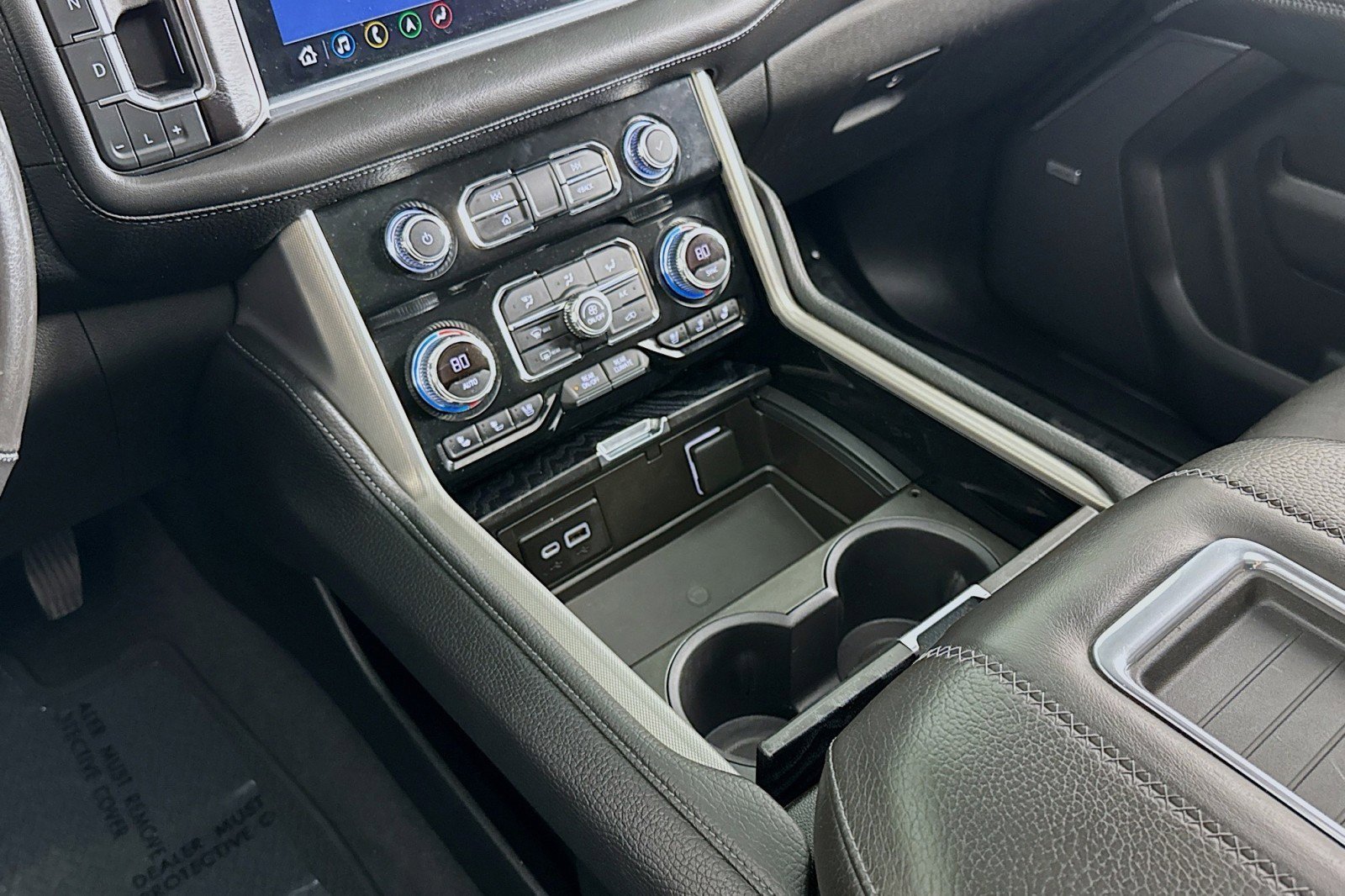 Used 2021 GMC Yukon XL Denali w/ Denali Premium Package RWD image 6