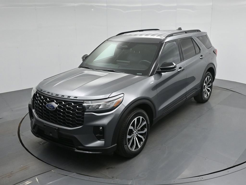 Used 2025 Ford Explorer ST-Line image 39
