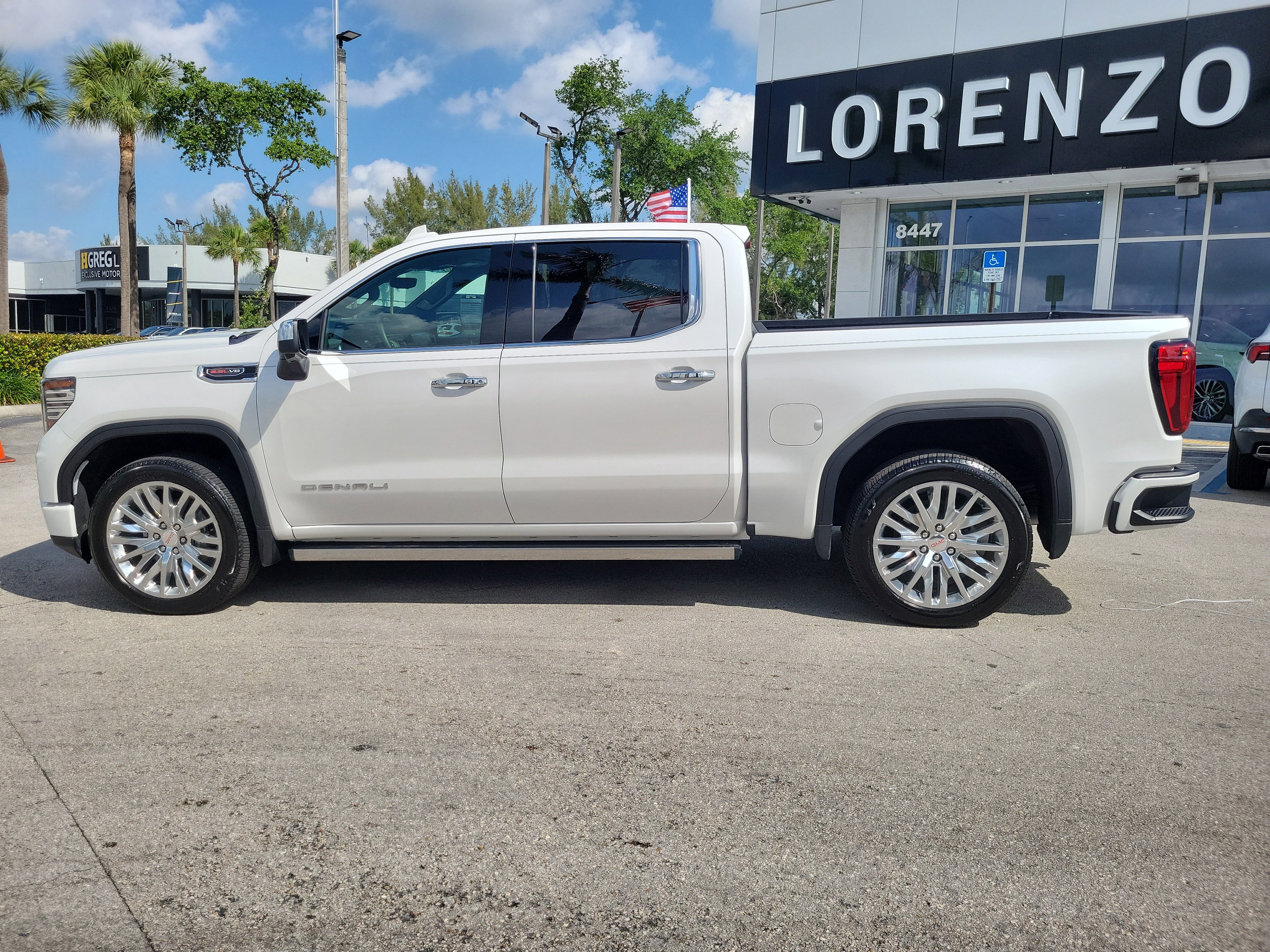 Used 2024 GMC Sierra 1500 Denali w/ Denali Reserve Package AWD/4WD image 8