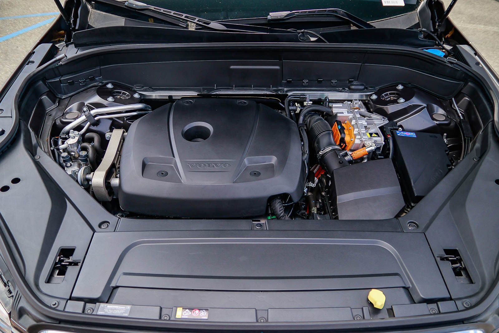 Used 2024 Volvo XC90 T8 Ultimate w/ Protection Package Premier image 32