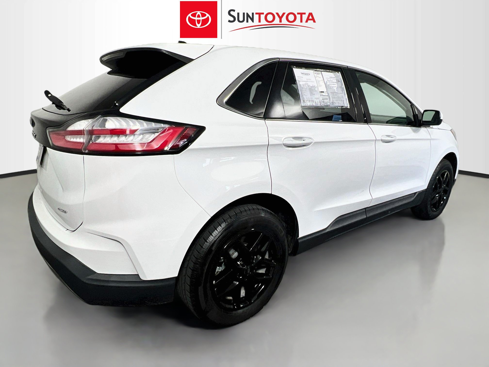 Used 2024 Ford Edge SEL AWD/4WD image 4