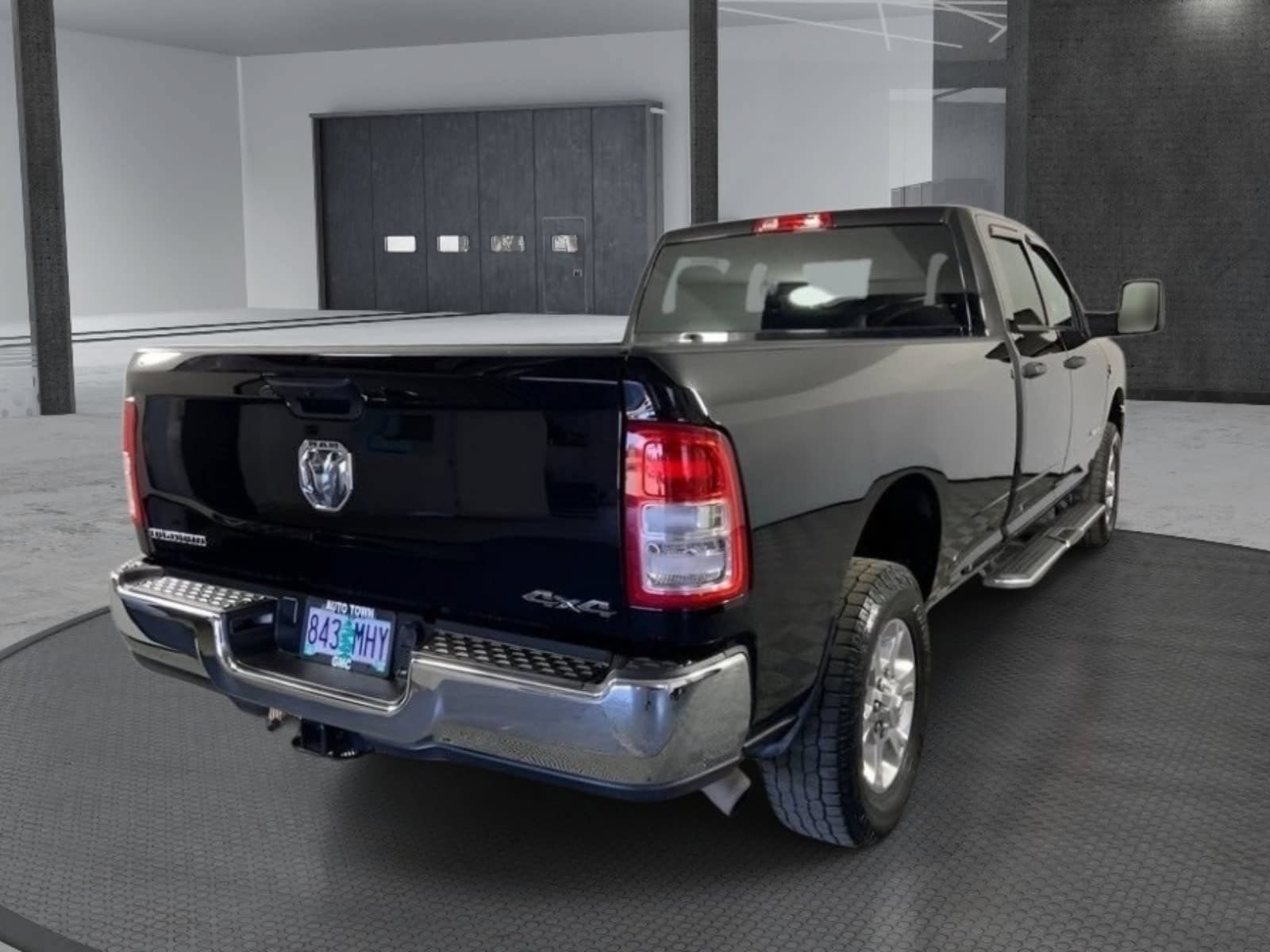 Used 2024 RAM 3500 Big Horn AWD/4WD image 3