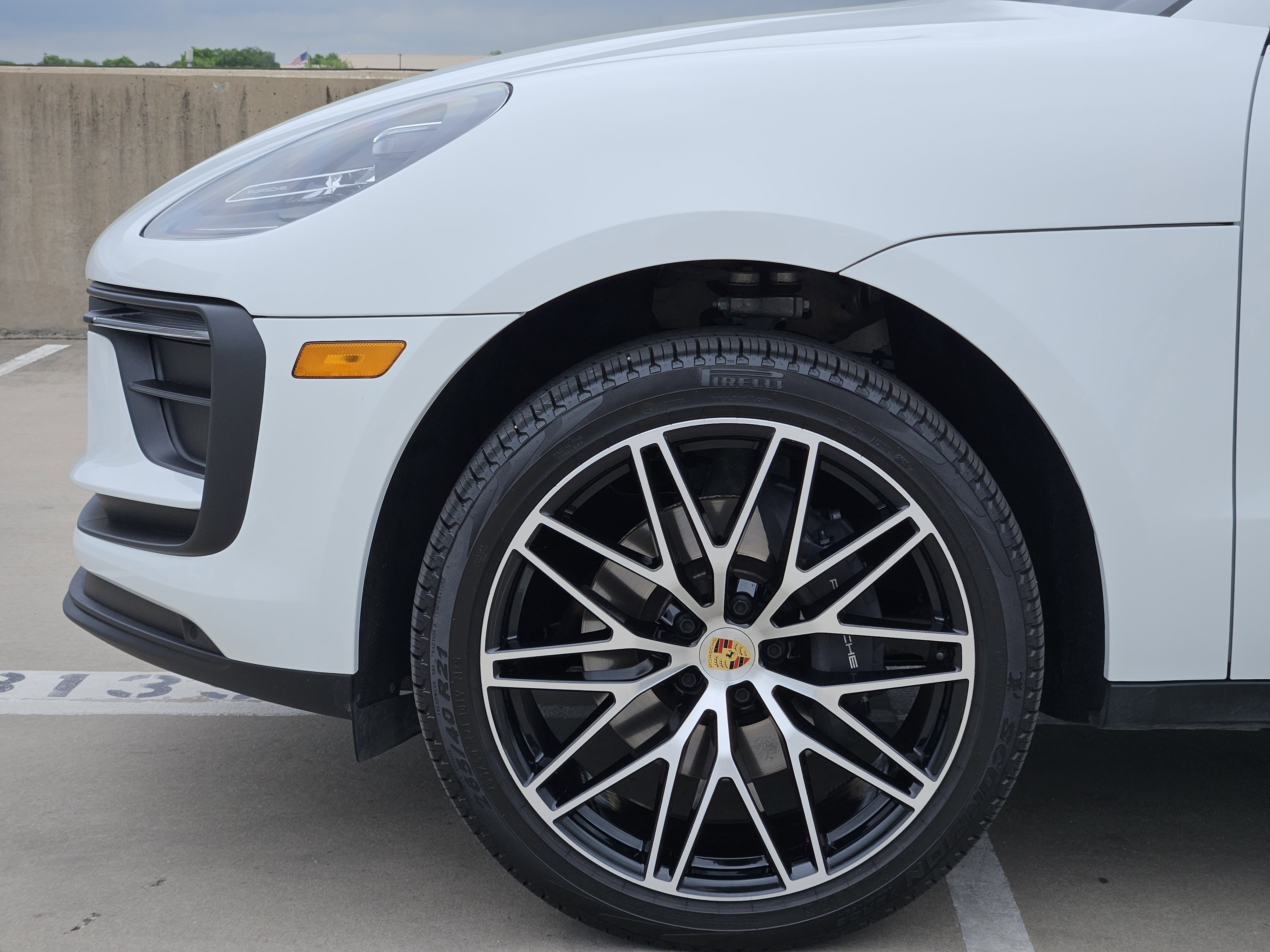 Certified 2026 Porsche Macan AWD/4WD image 13