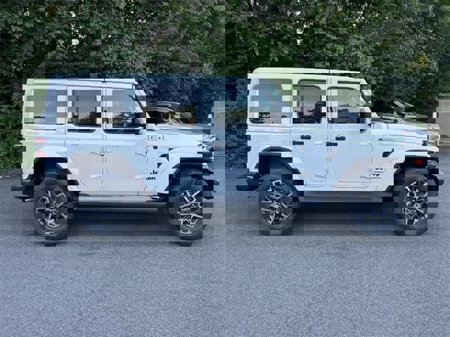 New 2025 Jeep Wrangler Unlimited Sahara image 9