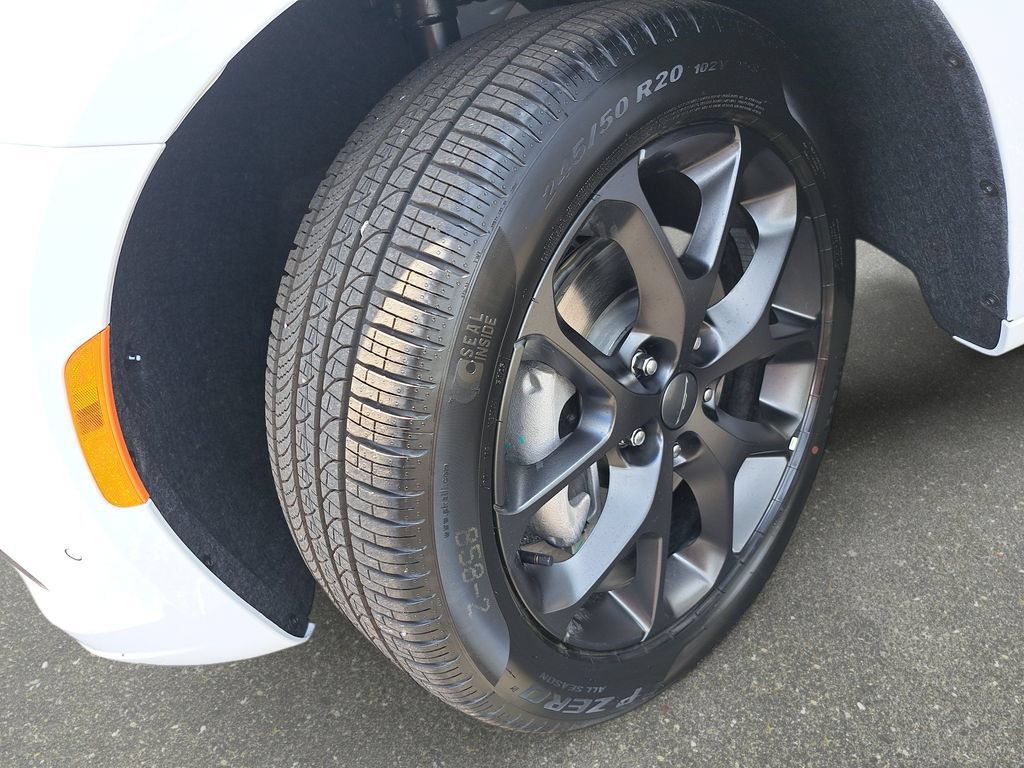 New 2027 Chrysler Pacifica Limited AWD/4WD image 34