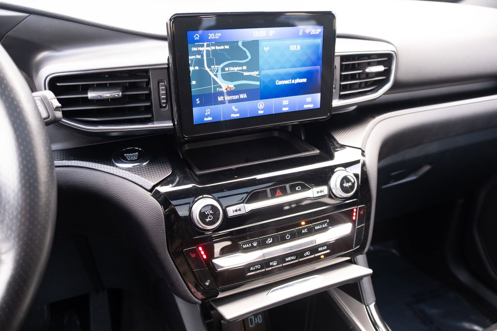 Used 2023 Ford Explorer ST-Line image 3