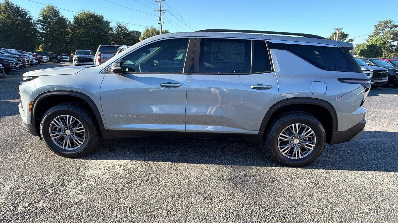 New 2027 Chevrolet Traverse LT FWD image 10