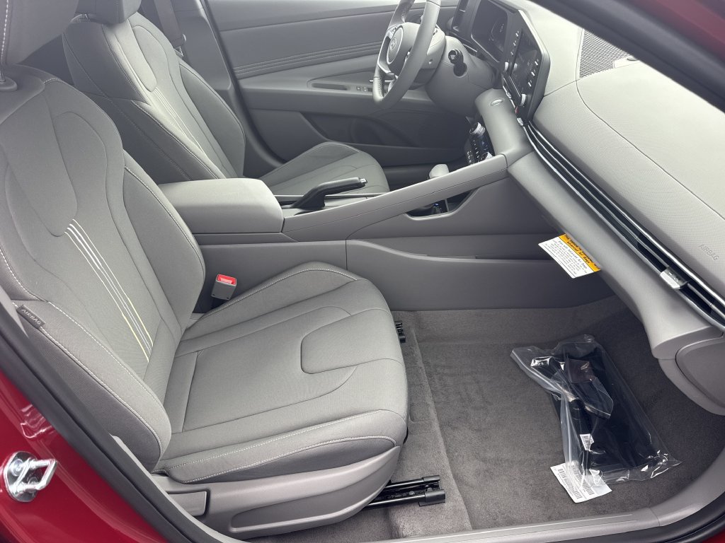 Certified 2026 Hyundai Elantra Sport w/ Cargo Package FWD image 13
