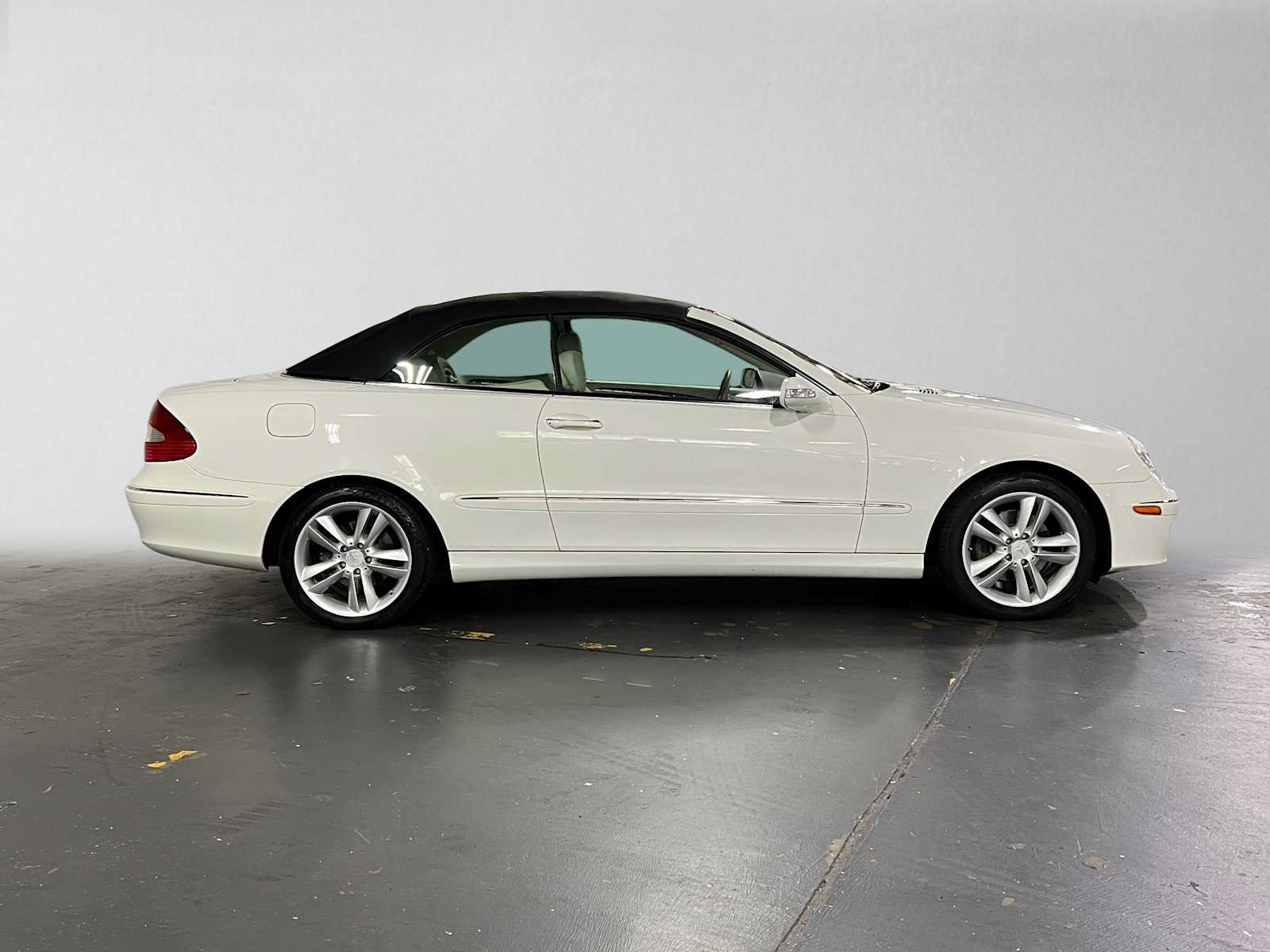 Used 2008 Mercedes-Benz CLK 350 Cabriolet image 2