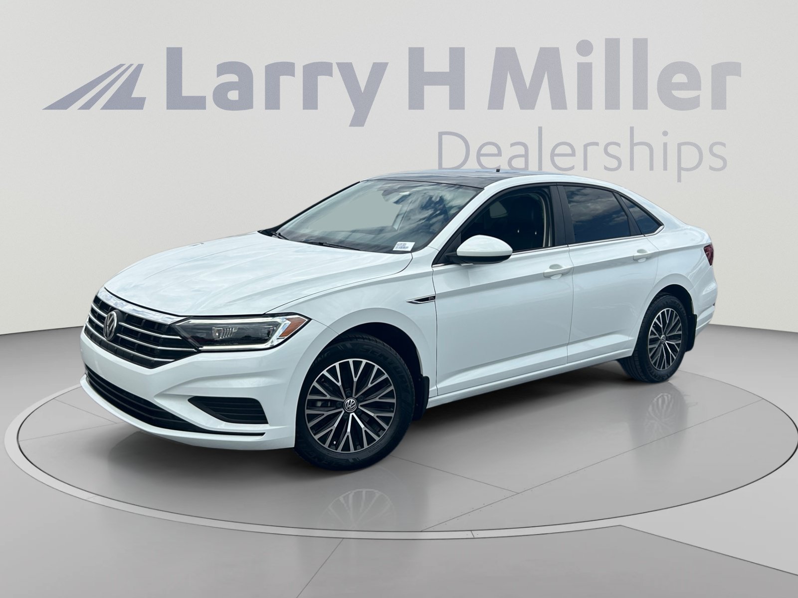 Used 2019 Volkswagen Jetta SEL w/ Cold Weather Package FWD image 1