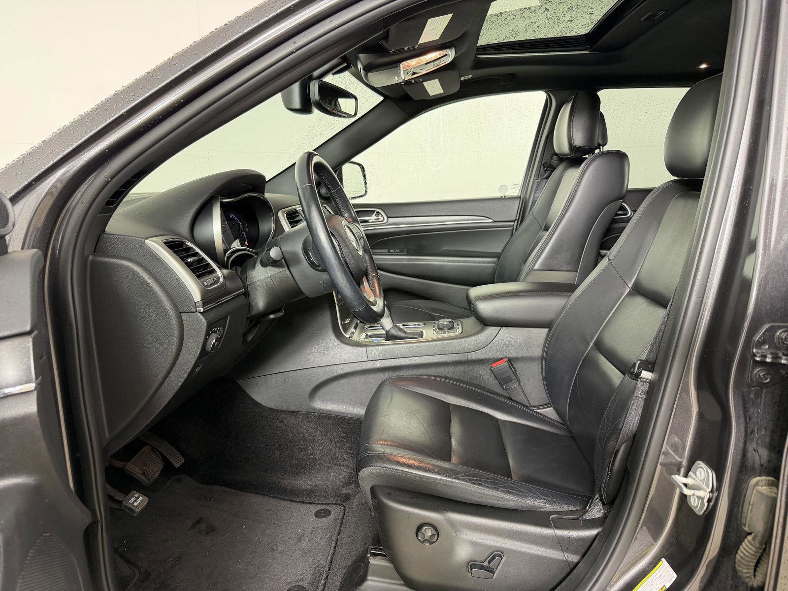 Used 2018 Jeep Grand Cherokee Limited w/ Trailer Tow Group IV AWD/4WD image 2